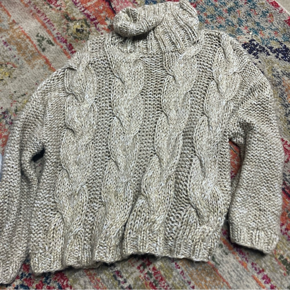 Women’s Moon River Chunky Cable Knit Sweater   Size Medium